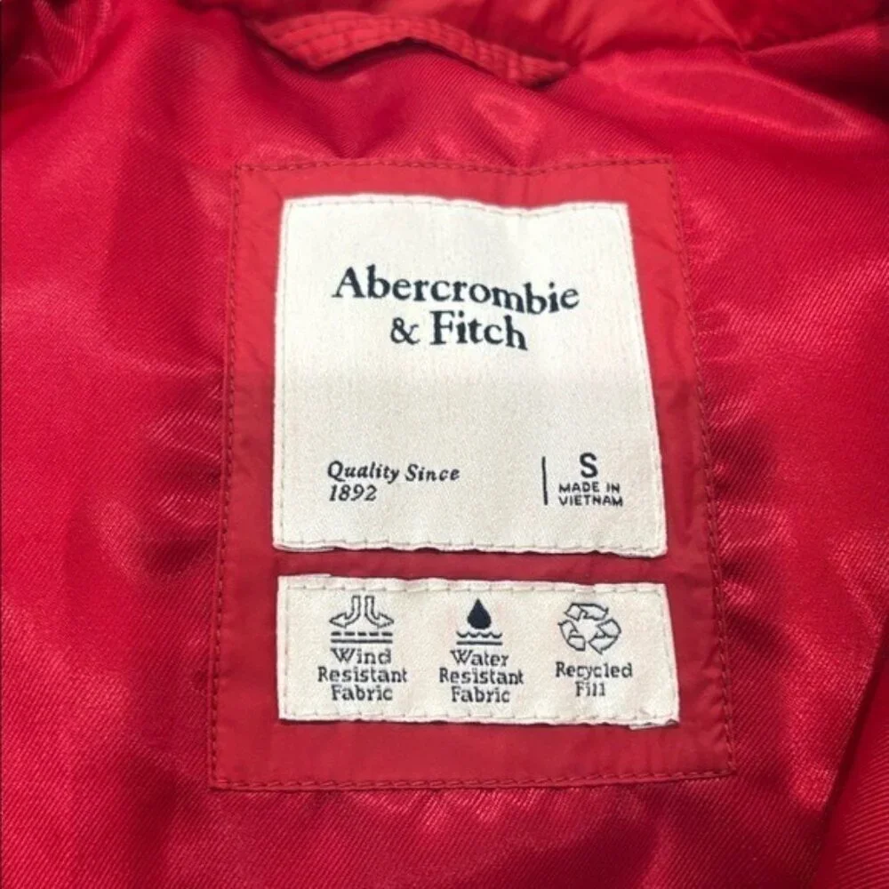Abercrombie & Fitch Red  OVER SIZED  QUILTED PUFFER VEST SIZE SMALL Outerwear